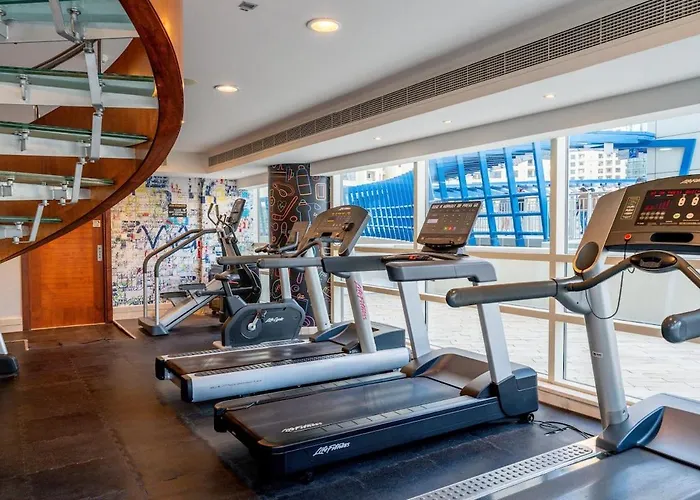 Luxury Waterfront Marina Stay